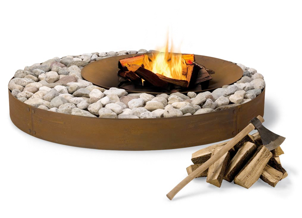 A modern outdoor fireplace by AK47. 