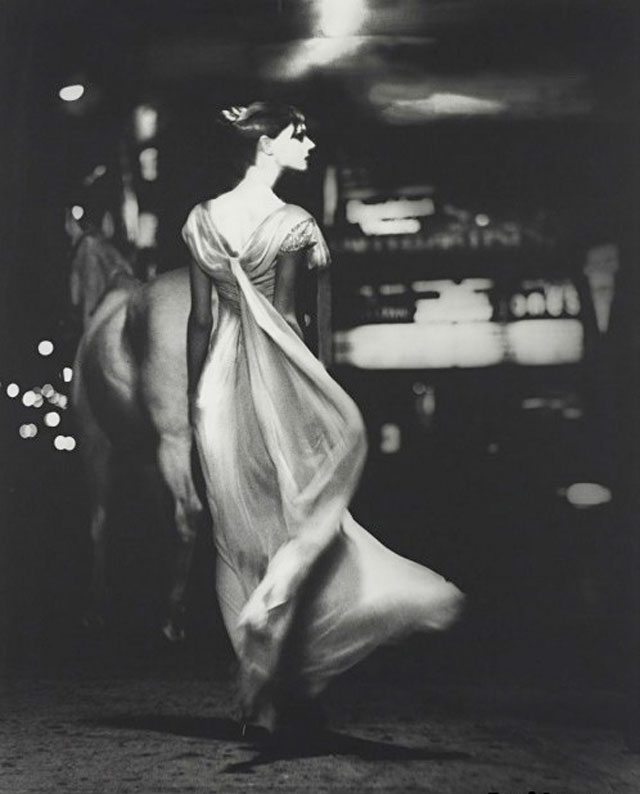 A photograph by American Jewish fashion photographer Lillian Bassman