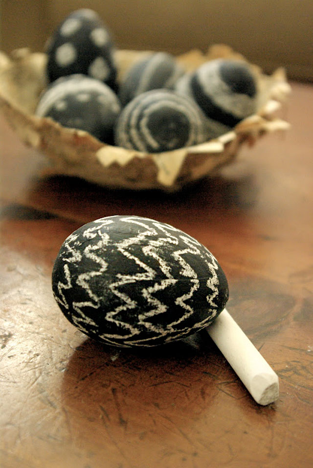 DIY Easter Eggs by Oleander and Palm blog.