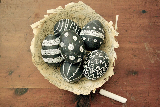 DIY Easter Eggs by Oleander and Palm blog.